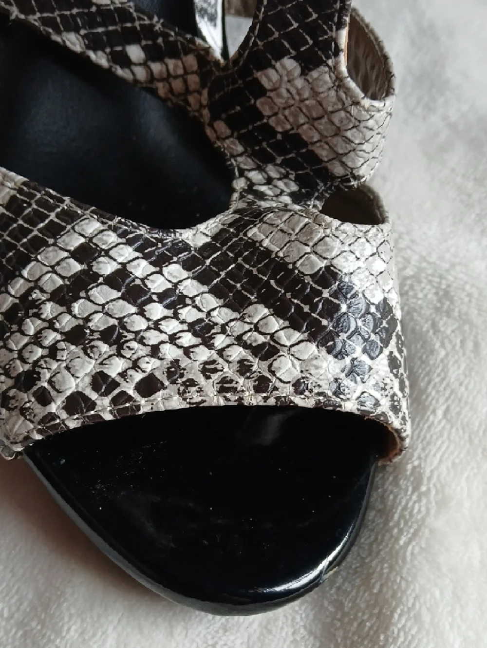 Women's Snakeskin Strappy Peep-Toe Heels - Black & Gray - Picture 3 of 7